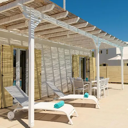 Twin Suns Luxury Villa *