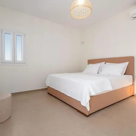 Twin Suns Luxury Villa *