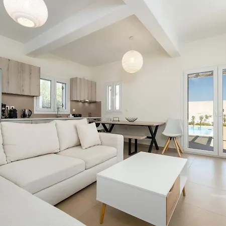 Twin Suns Luxury Villa *