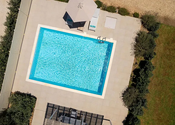 Twin Suns Luxury Villa *